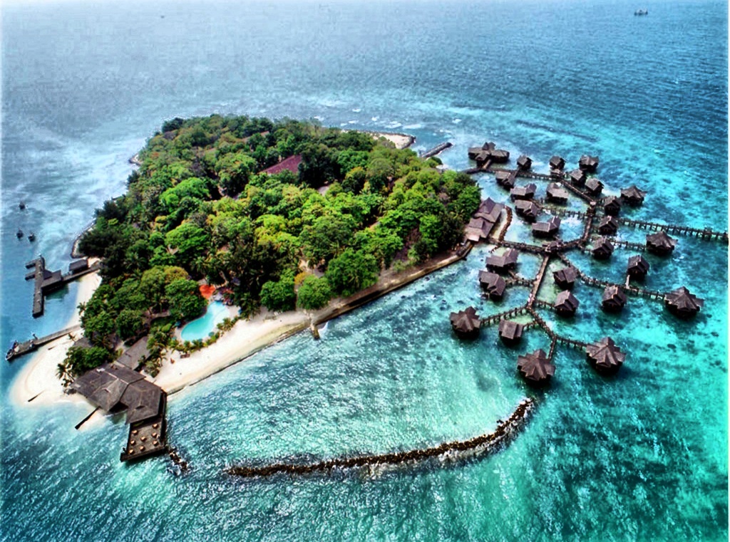 Derawan- Maratua-Labuan Cermin 3,950,000/ pax ( minimal 15 pax)  4 Hari 3 Malam