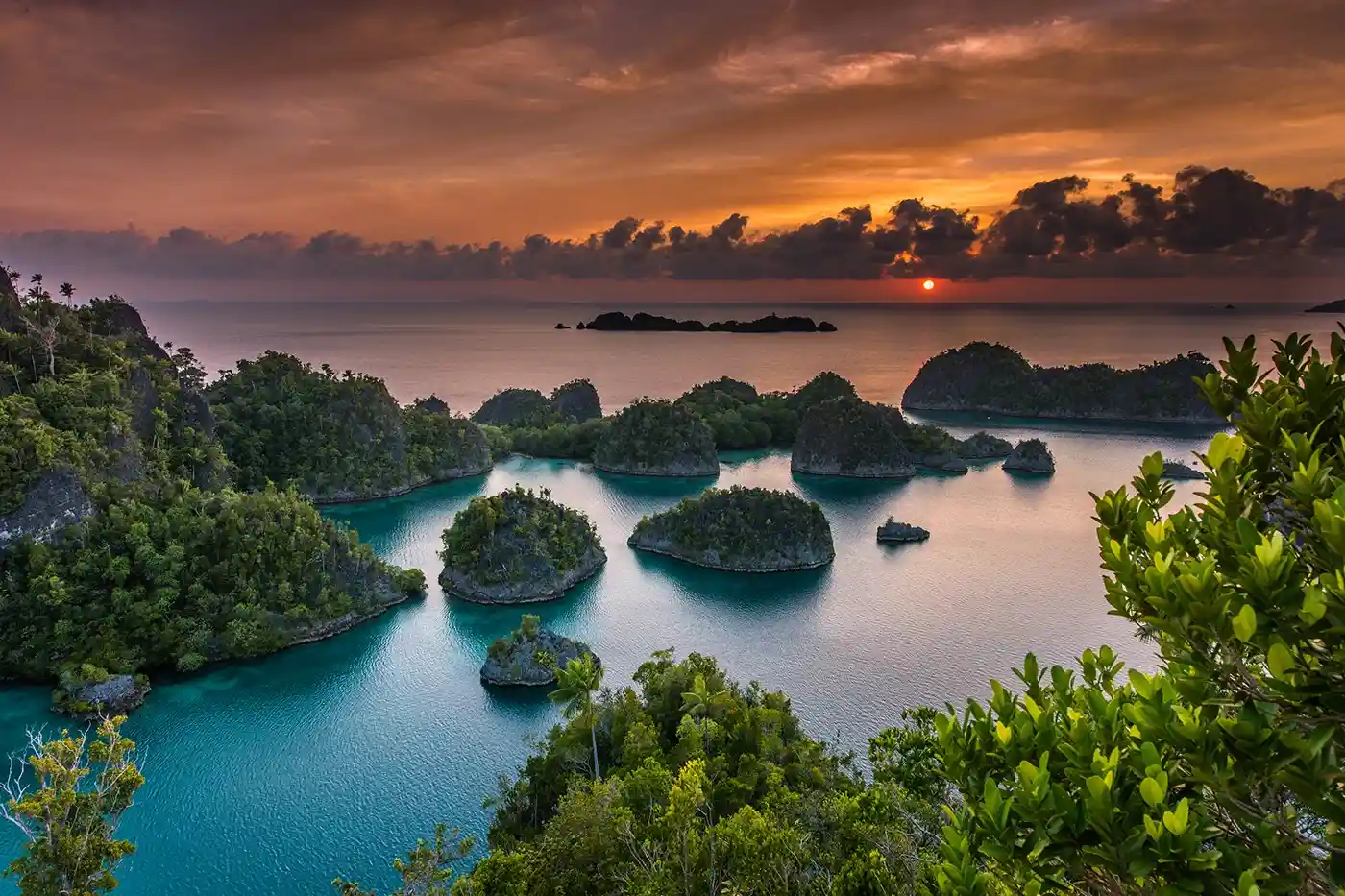 PAKET TOUR RAJA AMPAT PIAYNEMO 3 HARI 2 MALAM ( Min. 15 pax) Berlaku untuk Market Domestik & Asing
